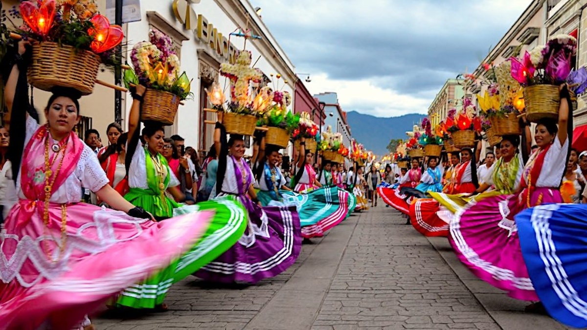 Viaje a Oaxaca con la Guelaguetza Doctor Travel